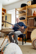 Porträt Felix Rüedi Bündner Weltmusik MusikInstrument Kultur Cello E-Bass Orchester Band Jazzschule Jazz Trommelmusik Trommel Trommel-Workshopleiter E-Basslehrer Bandcoach OK-Chef JazzWeltFestival