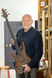 Porträt Felix Rüedi Bündner Weltmusik MusikInstrument Kultur Cello E-Bass Orchester Band Jazzschule Jazz Trommelmusik Trommel Trommel-Workshopleiter E-Basslehrer Bandcoach OK-Chef JazzWeltFestival